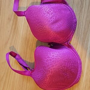 Chantelle C Magnifique Sweetheart T-shirt bra hot pink